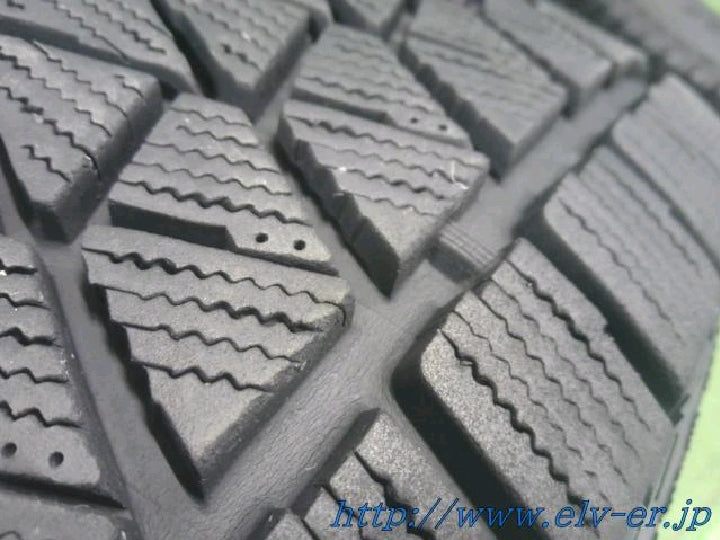 ★新品スタッドレス★ブリヂストン ブリザック DM-V2 225/60R18 100Q【年式落ち処分】●1本価格！ラスト4本のみ！ ブリヂストン、SUV&frasl;4×4専用スタッドレス「BLIZZAK DM-V3」。史上最高の